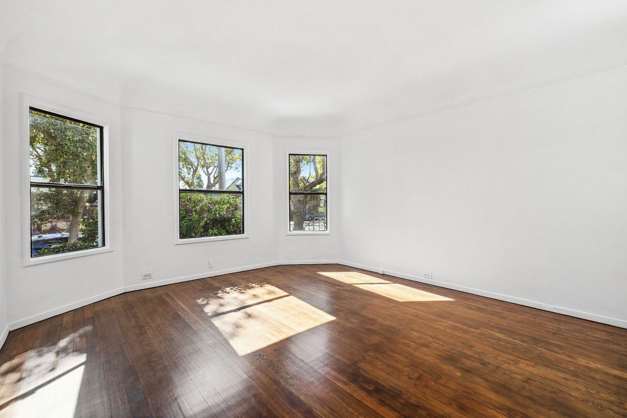 1033 Central Ave - Photo 4 of 31