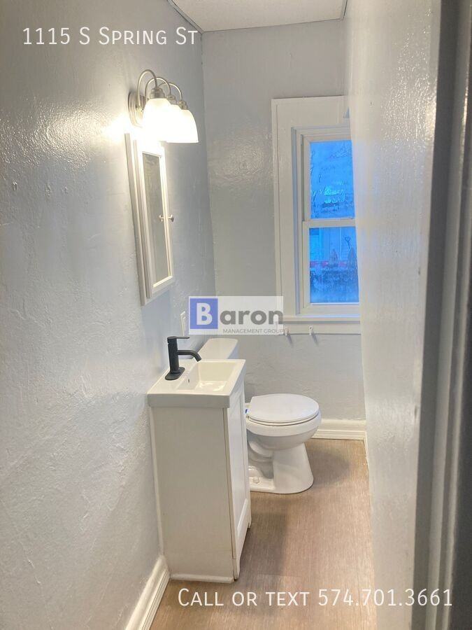 1115 S Spring St - Photo 3 of 11