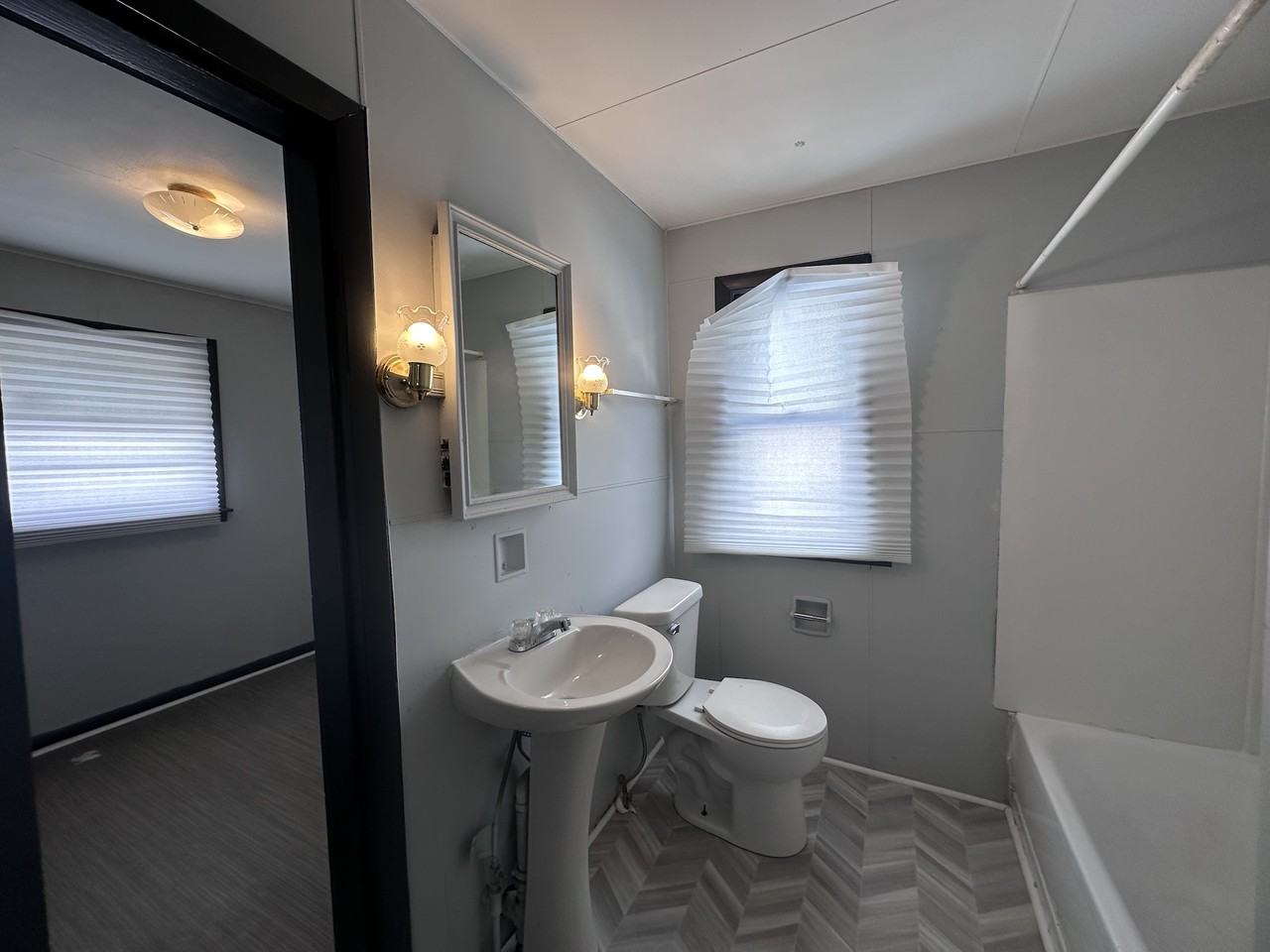 1018 Chandler St - Photo 4 of 17