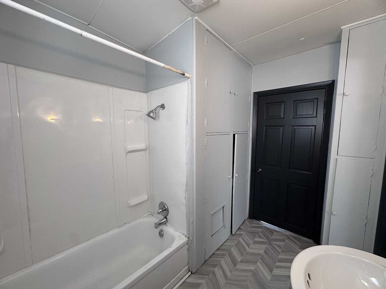 1018 Chandler St - Photo 5 of 17