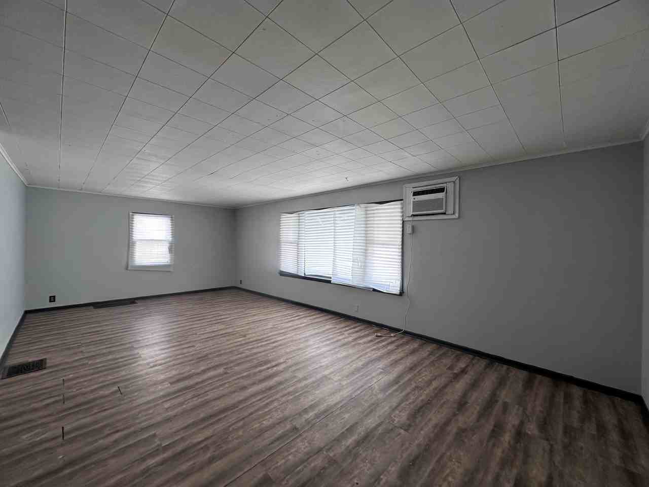 1018 Chandler St - Photo 6 of 17