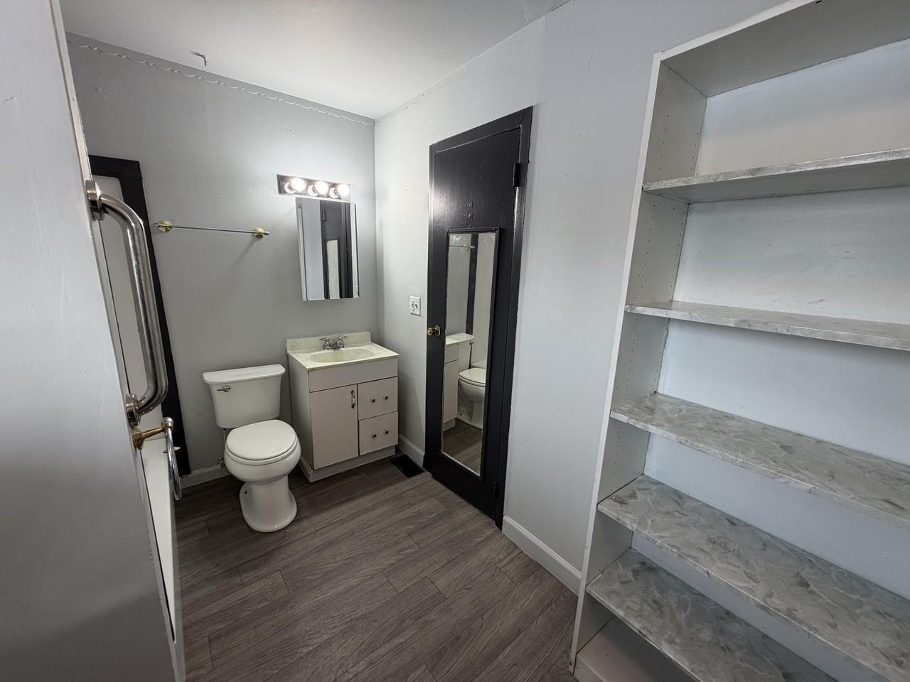 1606 Glenview Ave - Photo 6 of 17