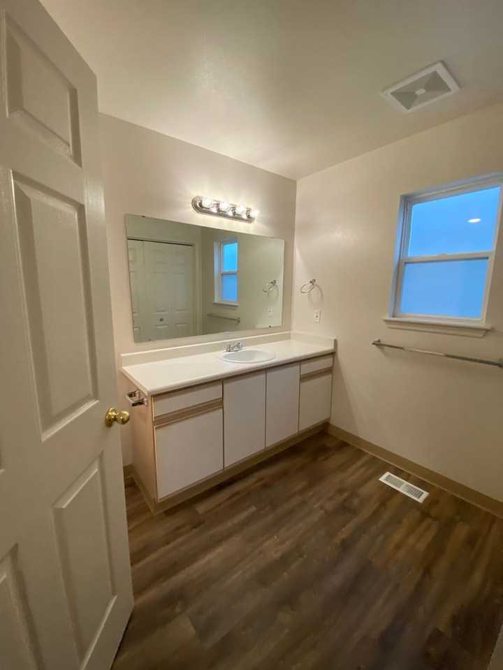 331 S Meridian Rd #202 - Photo 6 of 19