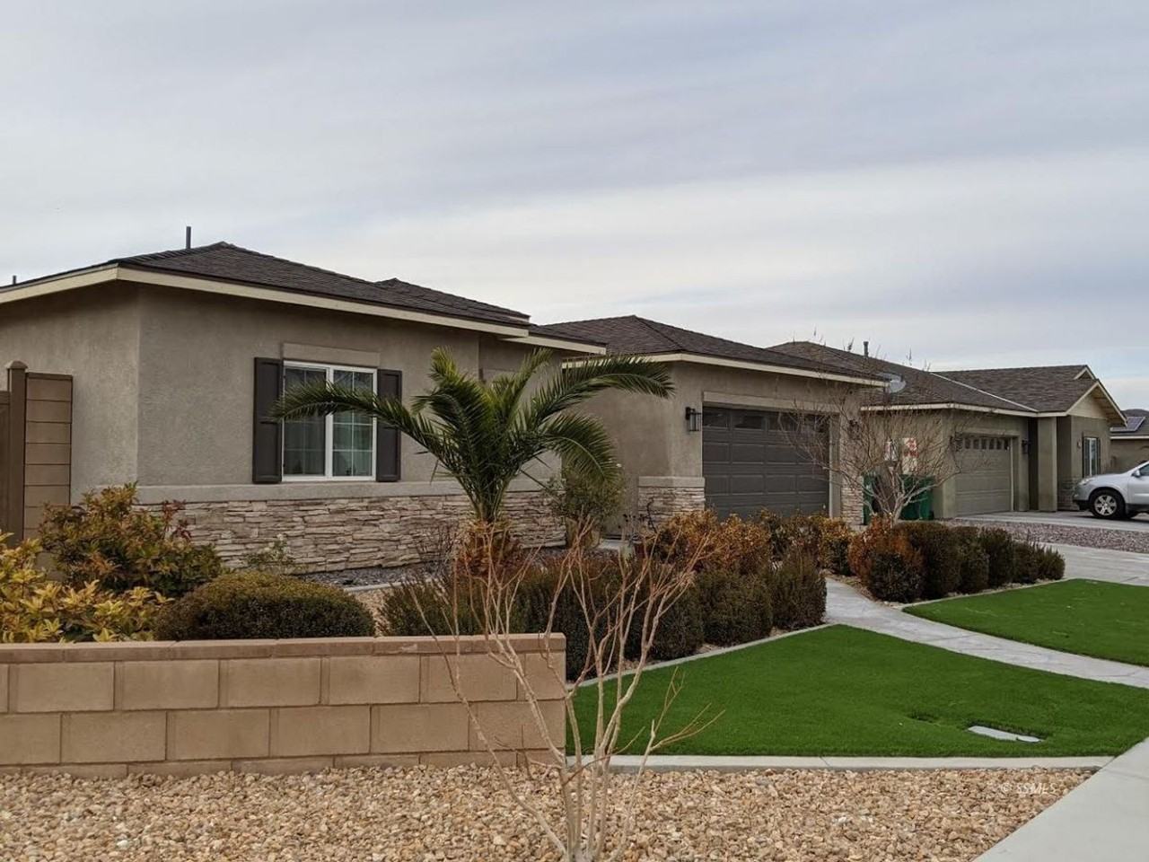 431 Abigail St - Photo 2 of 18