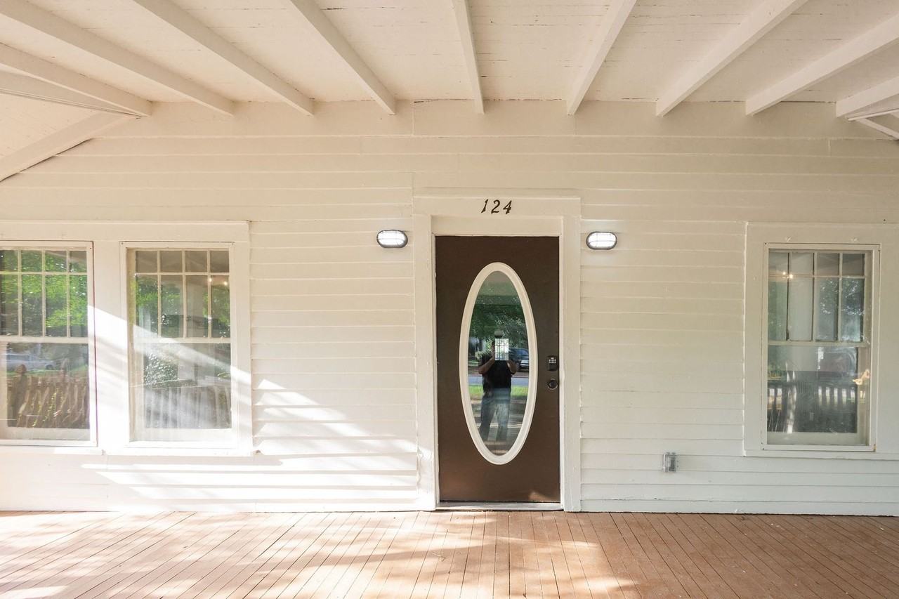 124 E Chappell St - Photo 3 of 50