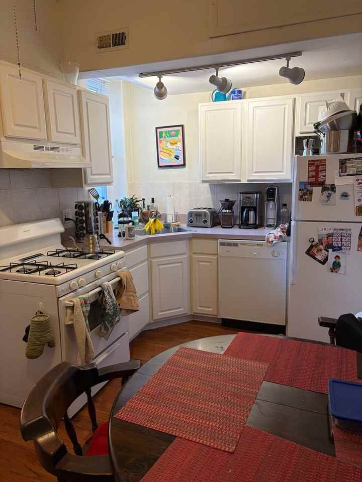 725 S 4th St #3R - Photo 6 of 14