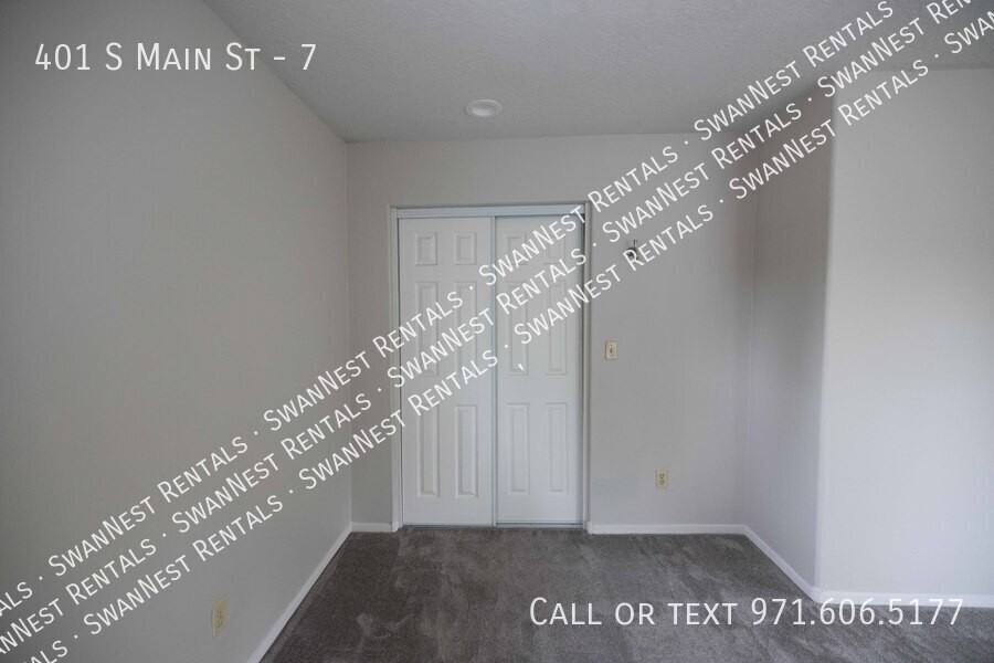 401 S Main St #7 - Photo 3 of 24