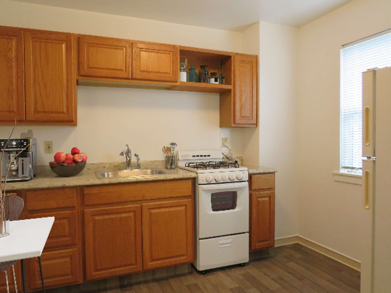 22284 Mission Blvd #11 - Photo 3 of 4