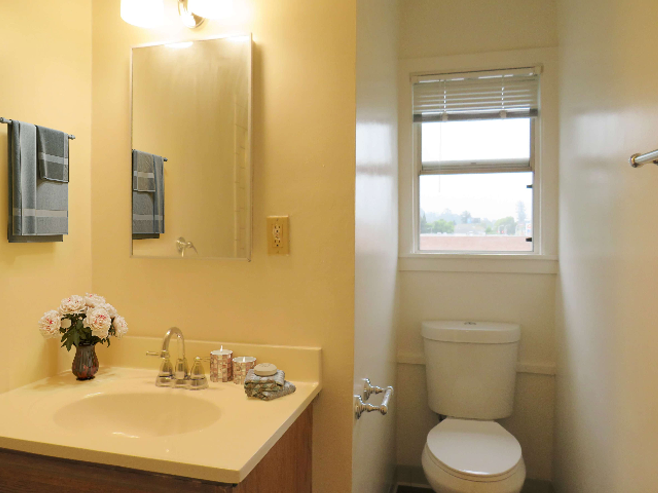 22284 Mission Blvd #11 - Photo 4 of 4