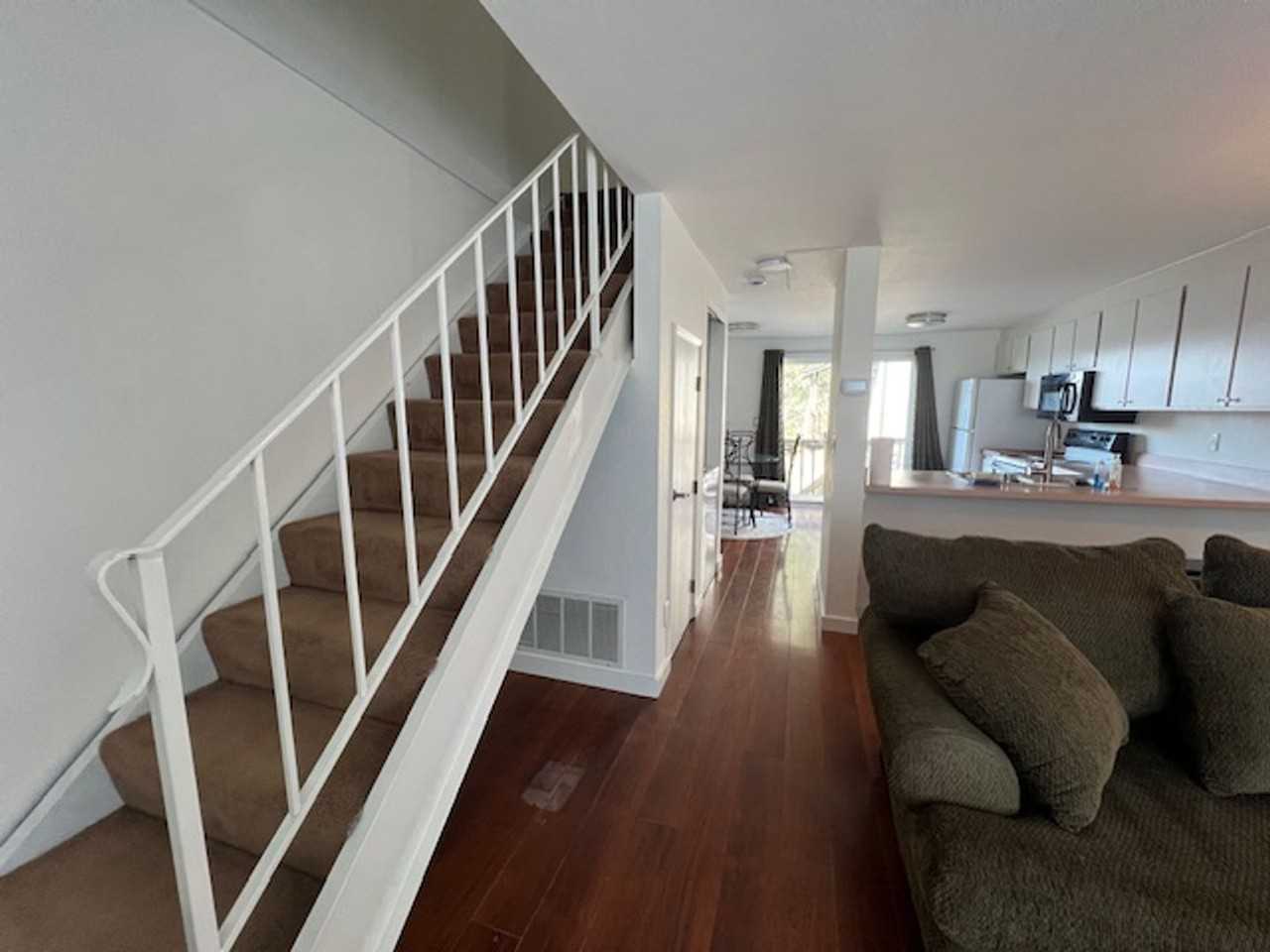 1820 Larch St Apt C3 - Photo 3 of 11