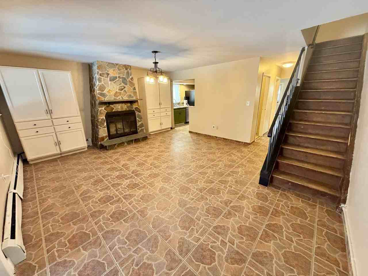 40 Sarah Ln - Photo 2 of 24