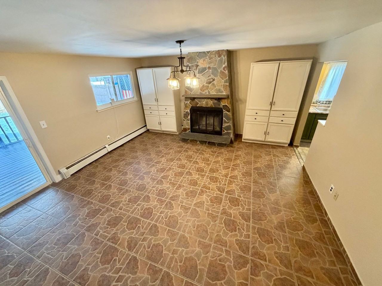 40 Sarah Ln - Photo 4 of 24