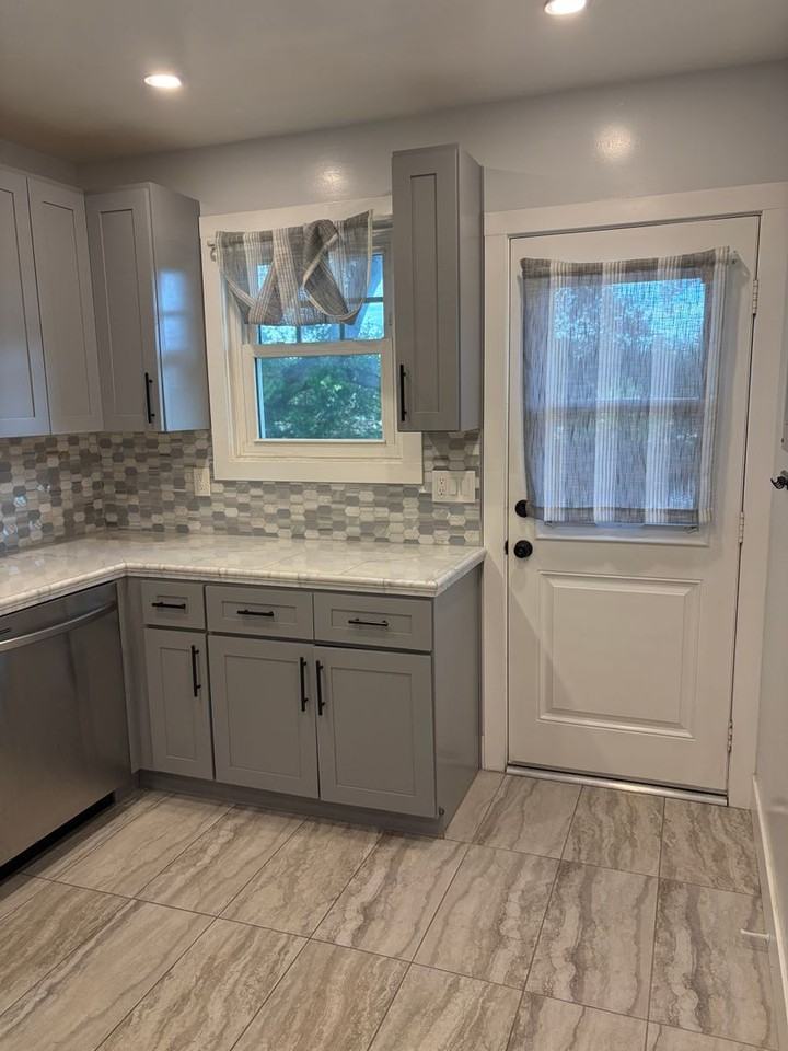 108 108 & 110 Home Place - Photo 4 of 12