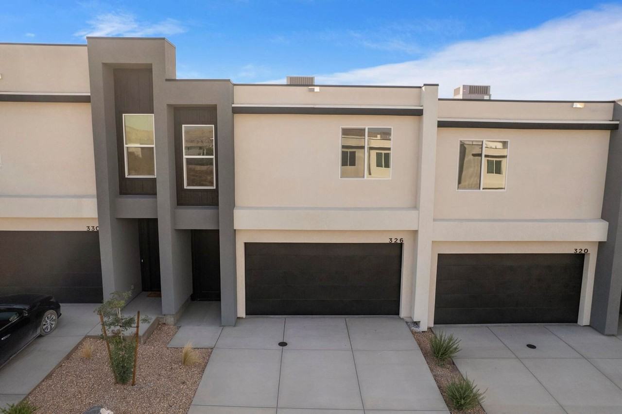 1943 W 250 S - Photo 2 of 40