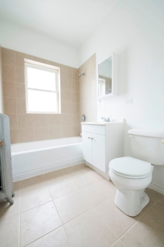 7956 S Aberdeen St 1108 - Photo 2 of 18