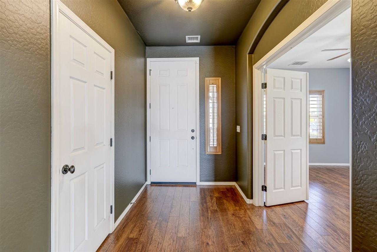 12927 E Delgado St - Photo 4 of 44