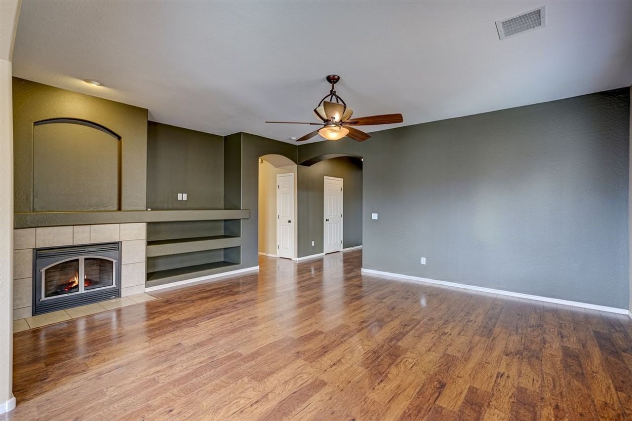 12927 E Delgado St - Photo 7 of 44