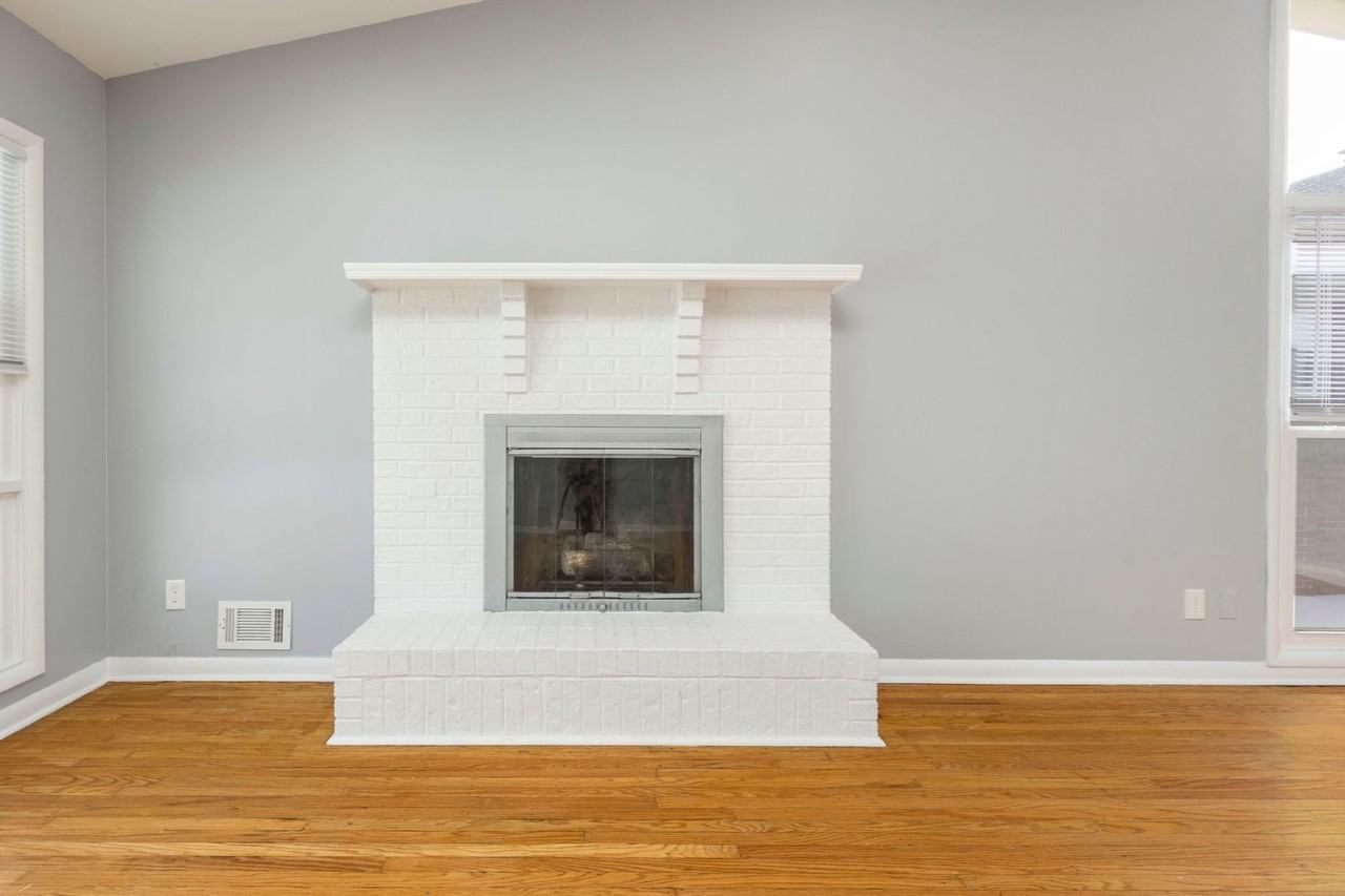 3704 Greenwich Rd - Photo 4 of 36