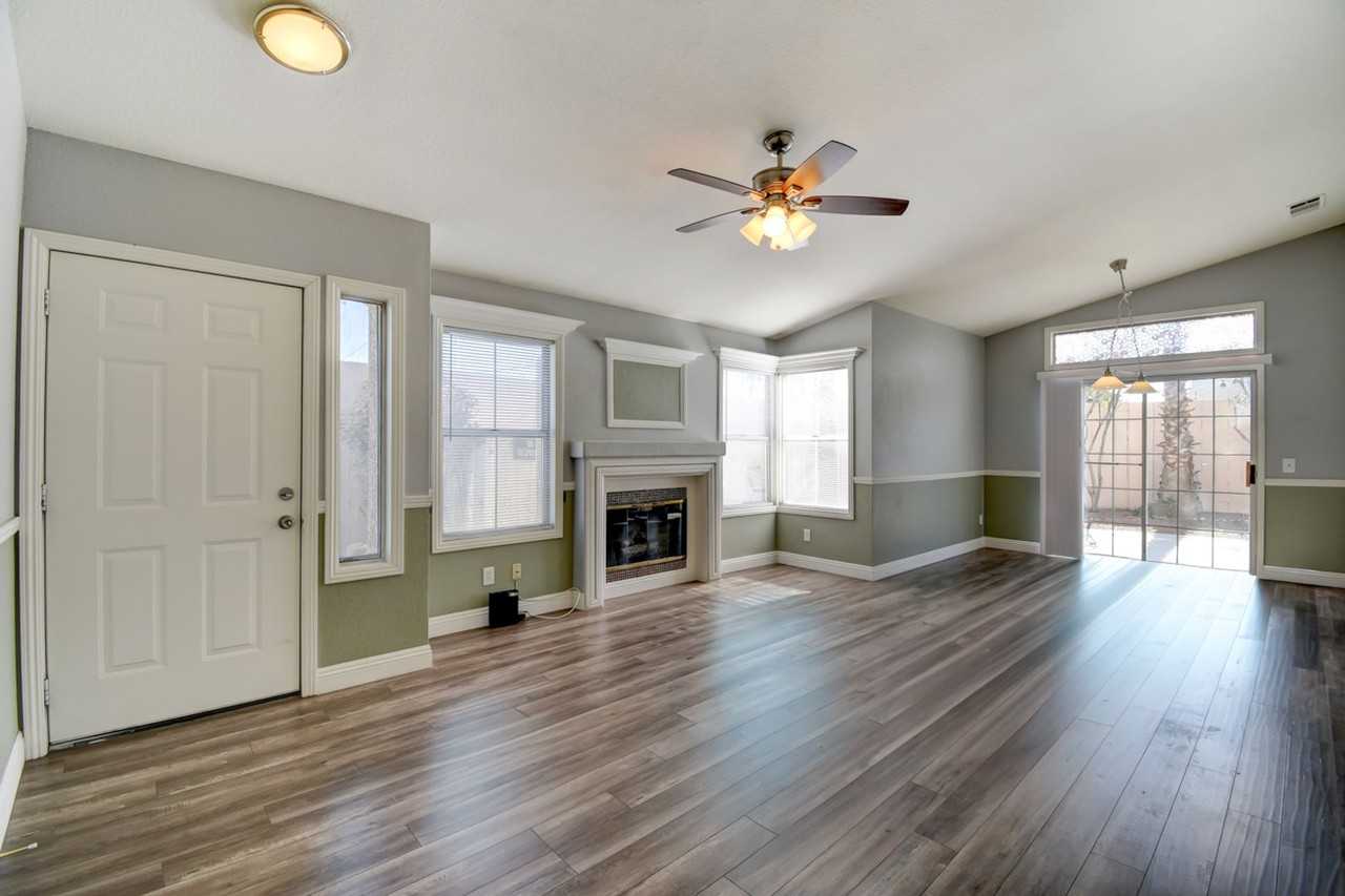 7221 Single Pine Dr - Photo 3 of 16