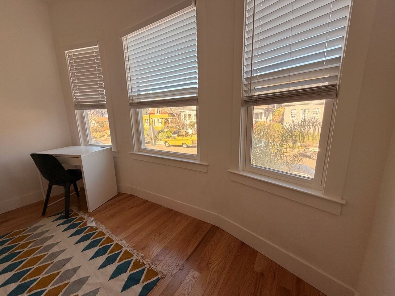 1628 Tyler St - Photo 5 of 7