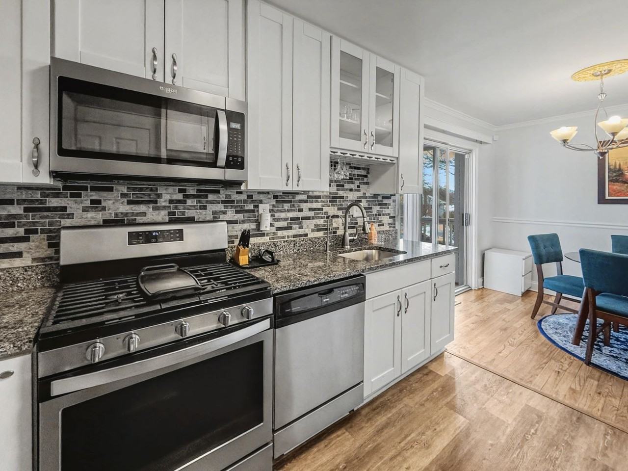 12121 Livingston St - Photo 2 of 29