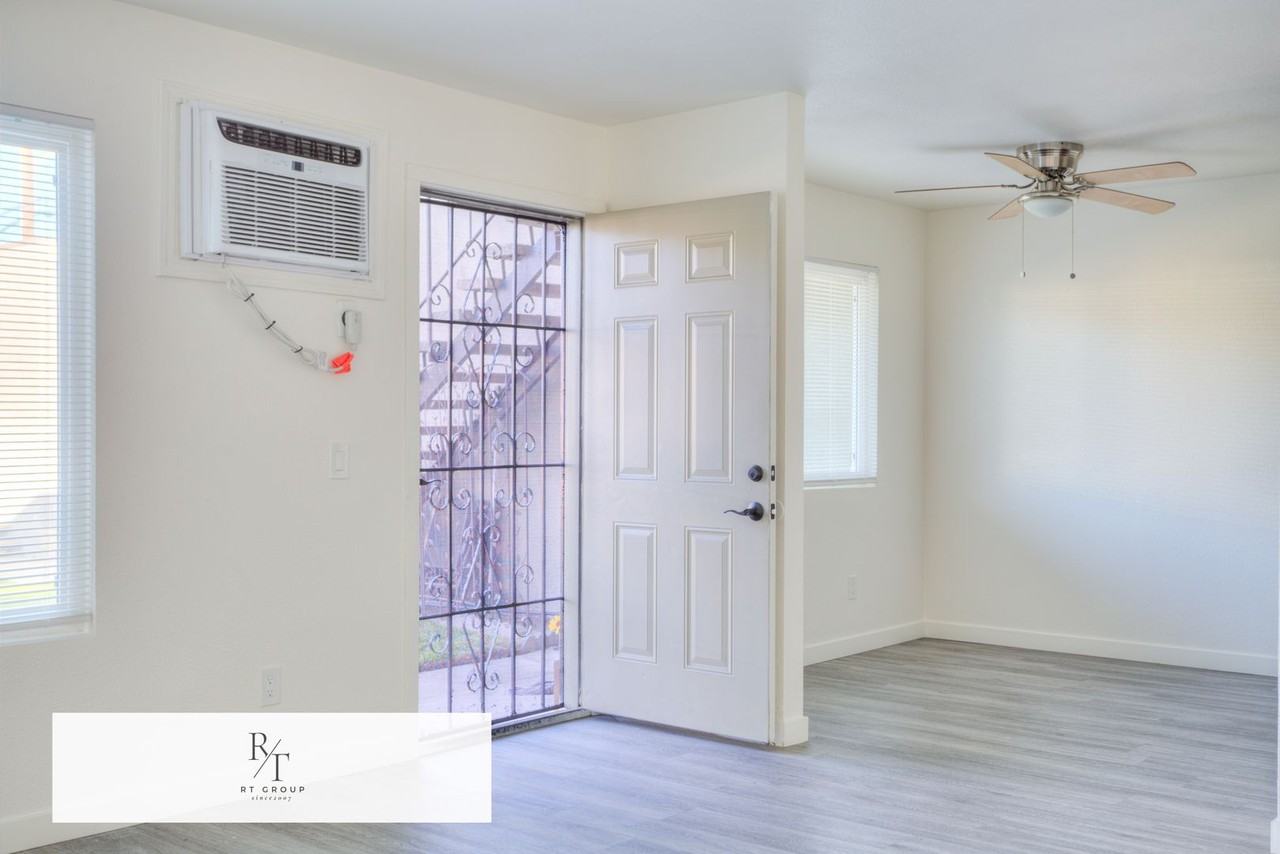 2547 Hayes Dr - Photo 3 of 29