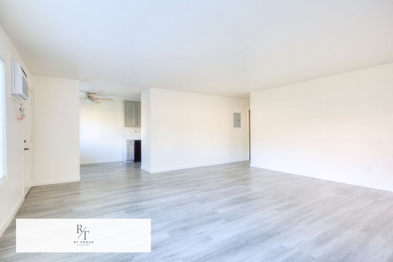 2547 Hayes Dr - Photo 6 of 29