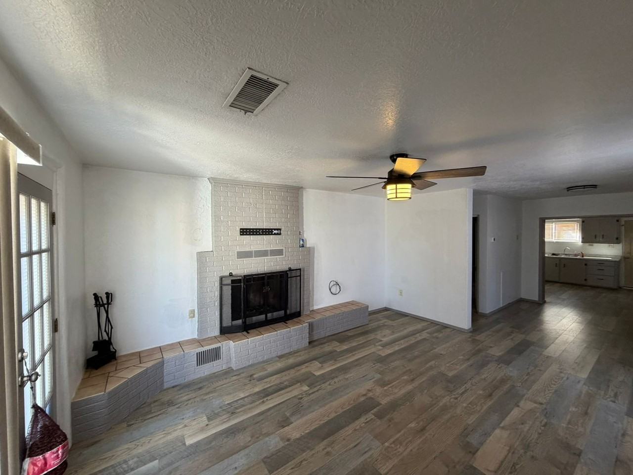 1021 N Guadalupe St - Photo 2 of 16