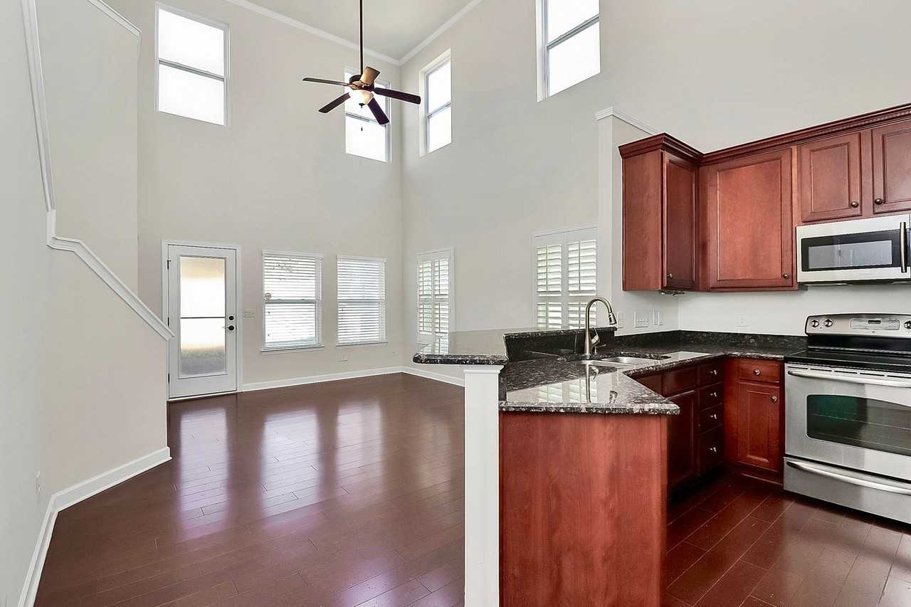 4602 Craigmoss Ln - Photo 5 of 19