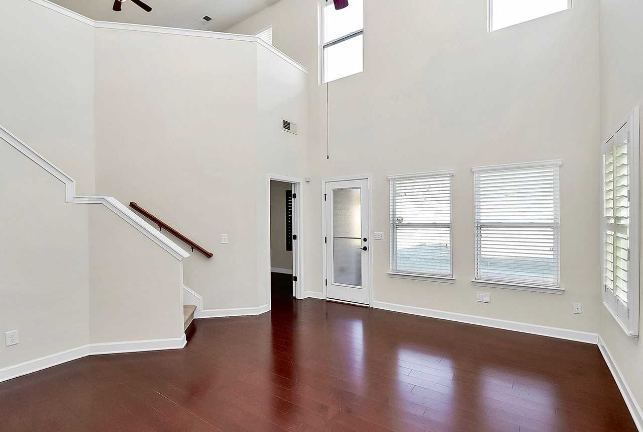 4602 Craigmoss Ln - Photo 6 of 19