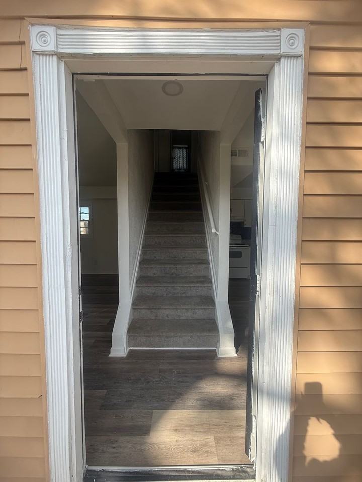 572 Portsmouth Blvd - Photo 2 of 19