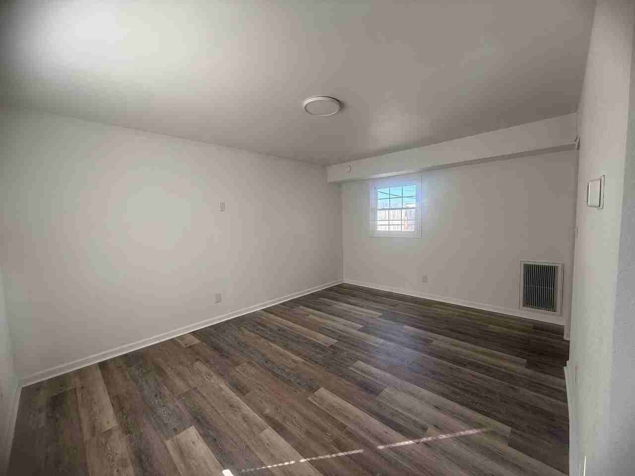 572 Portsmouth Blvd - Photo 3 of 19