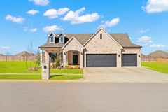 2805 Crystal Creek Dr - Photo 1 of 1