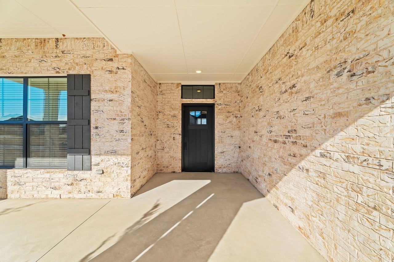 2805 Crystal Creek Dr - Photo 4 of 50