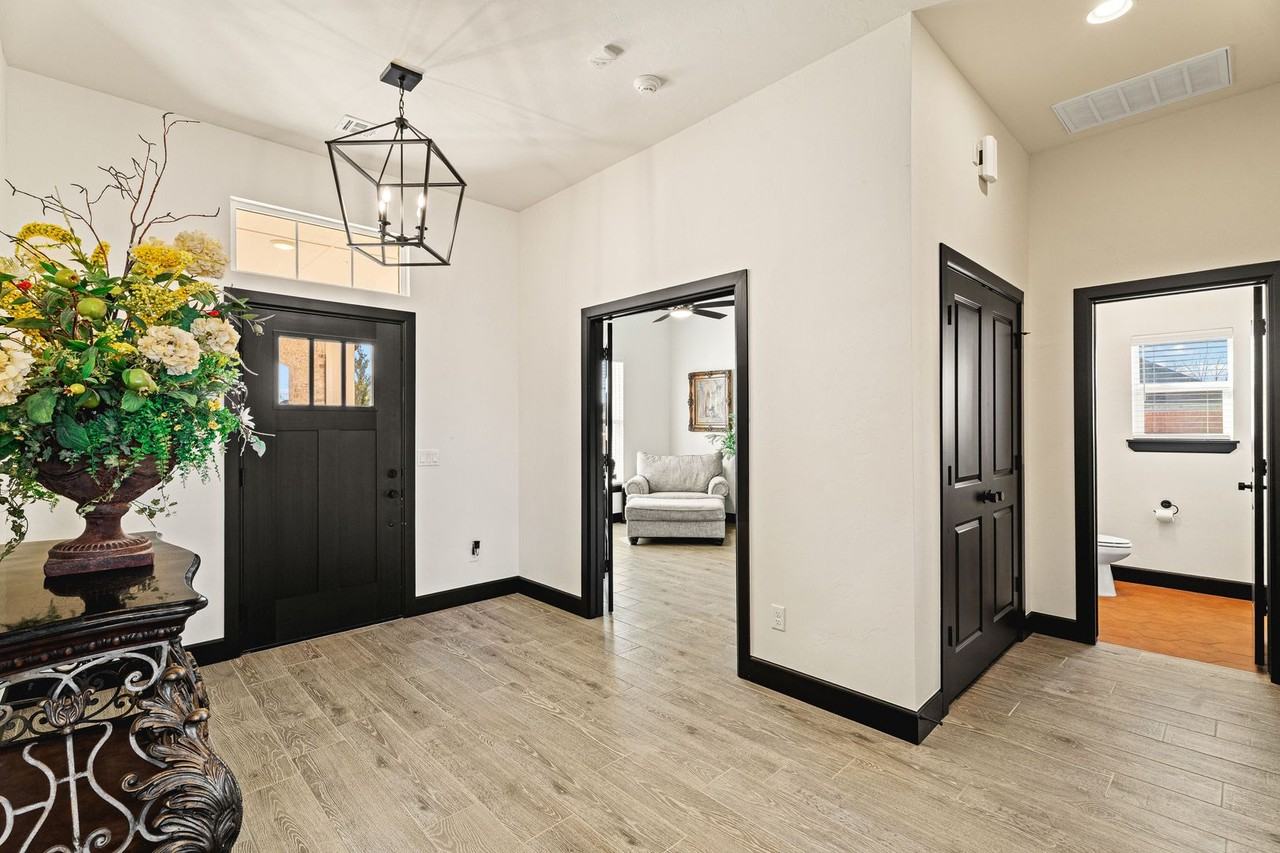 2805 Crystal Creek Dr - Photo 5 of 50