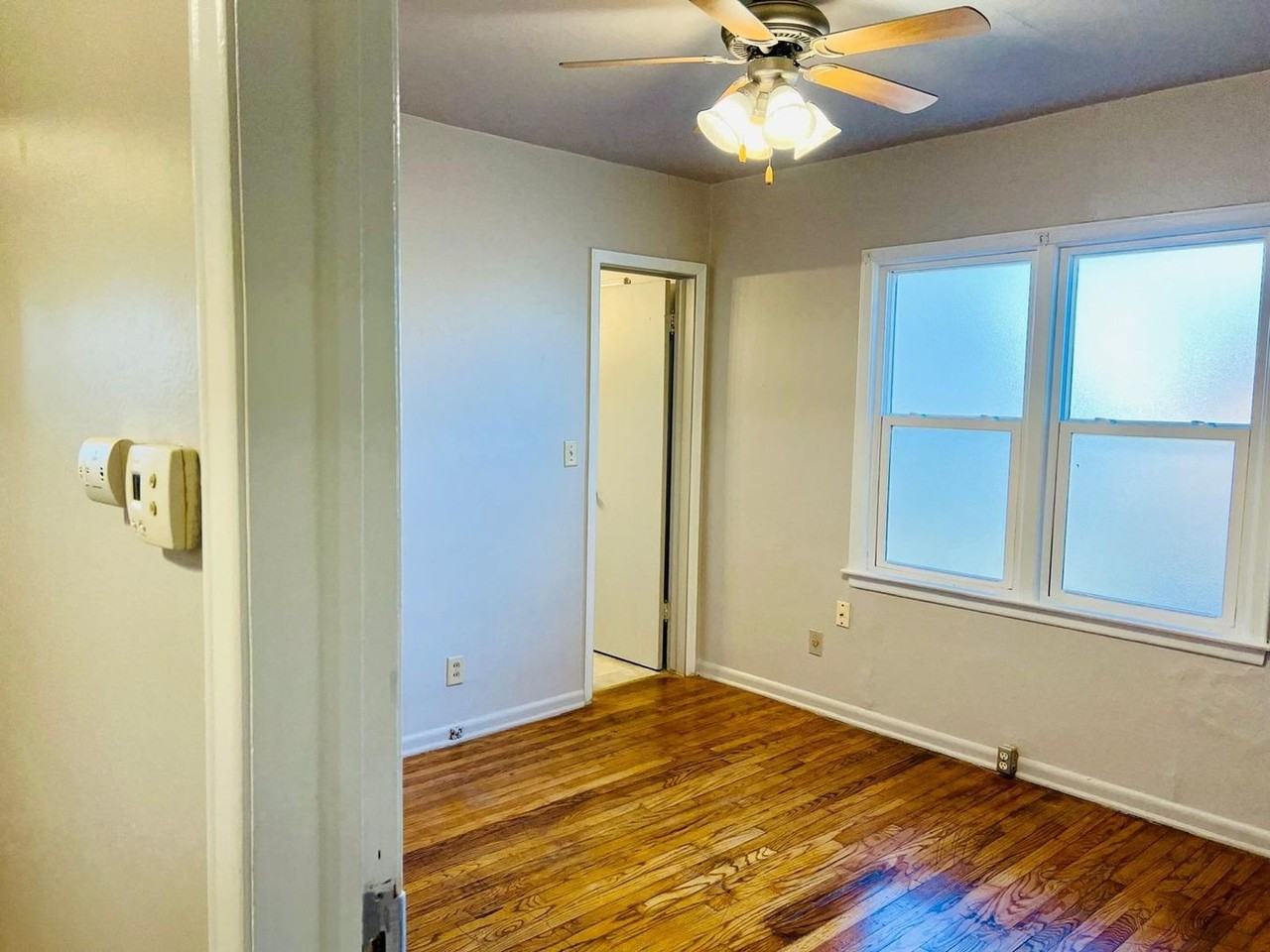 2120 23rd St - Photo 3 of 12