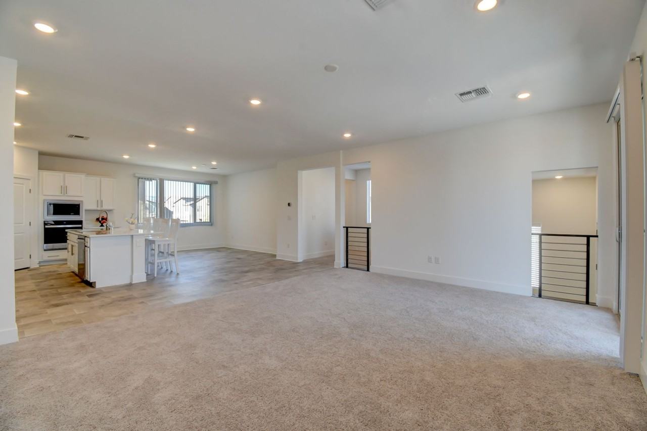 7355 Crown Landing St - Photo 2 of 18