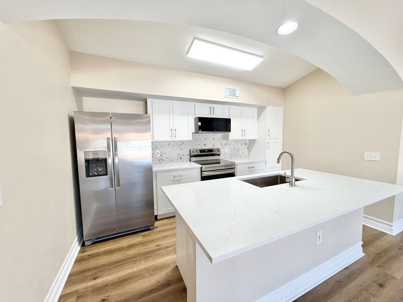 7945 Preserve Cir - Photo 7 of 43