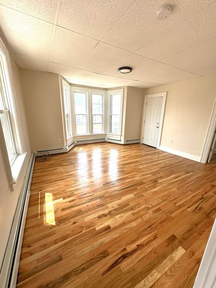 98 Japonica St #1 - Photo 3 of 5