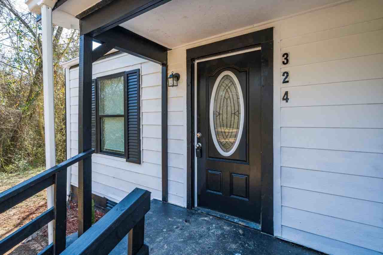 324 10th Way - Photo 4 of 18