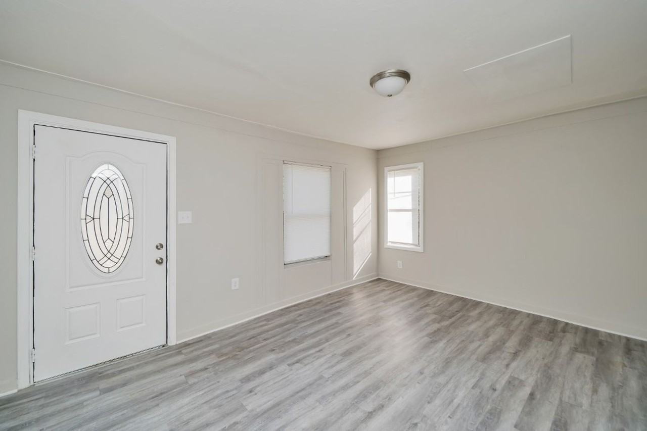 324 10th Way - Photo 7 of 18