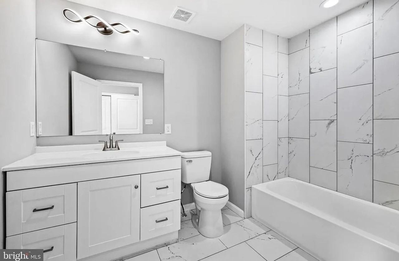 1704 E Chase St - Photo 3 of 21