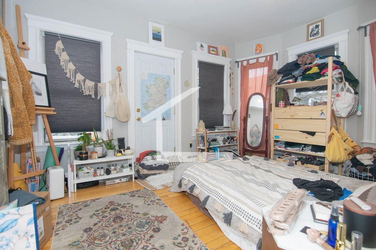 66 Quint Ave - Photo 2 of 14