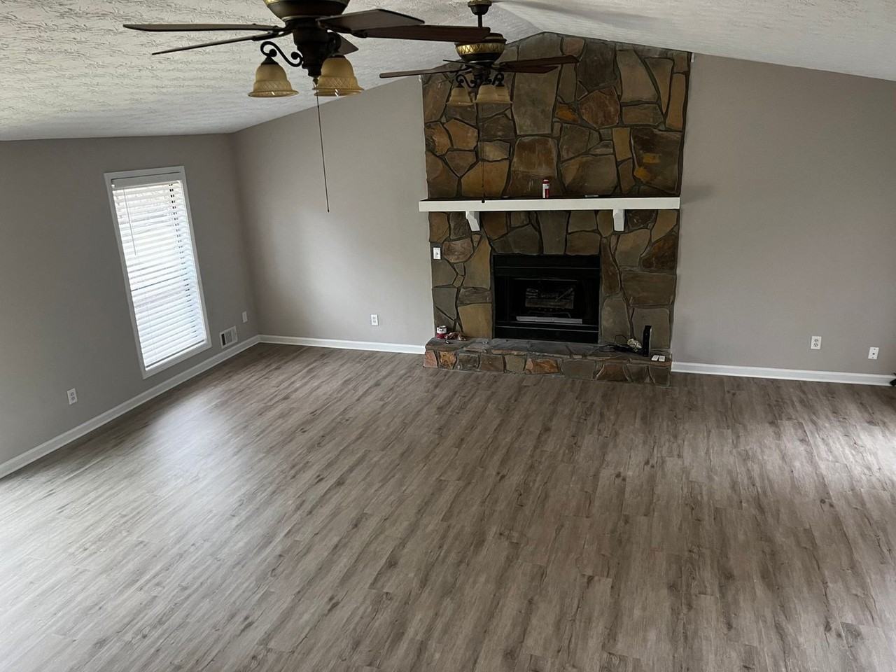 1601 Cumberland Trce - Photo 5 of 24