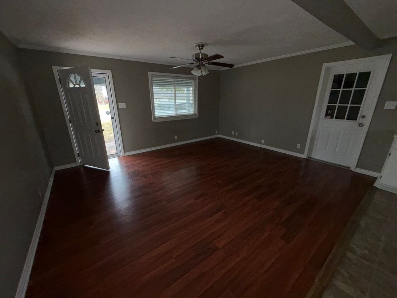 3936 Grant Ave - Photo 3 of 7