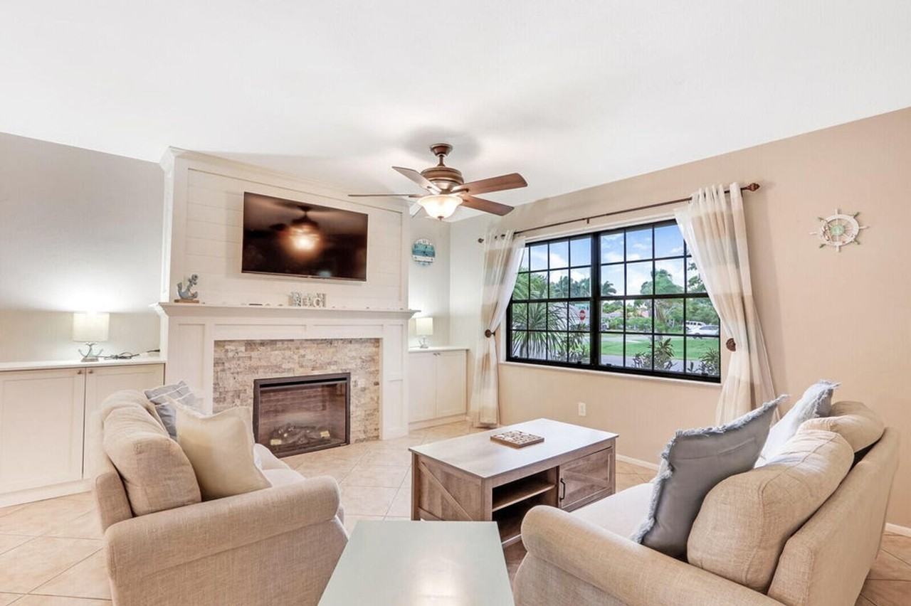 1258 1258 NE Rickenbacker Terr - Photo 6 of 30