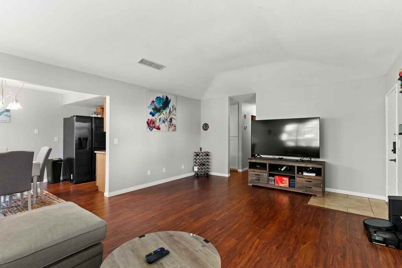 735 Apple Tree Ct - Photo 6 of 33