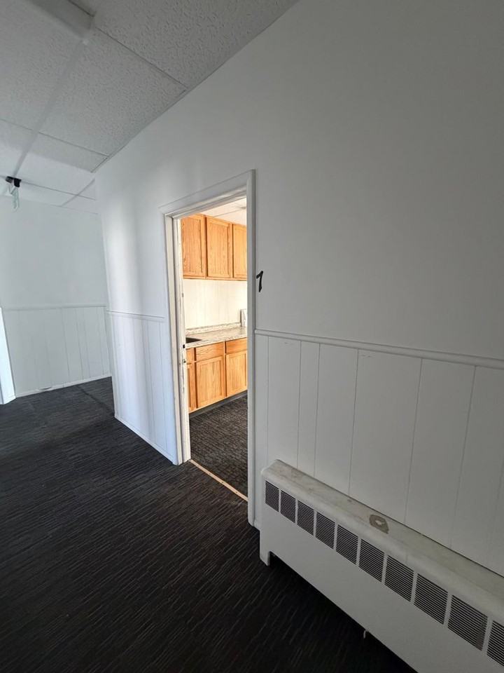 Price Main Street Triplex - Photo 3 of 26