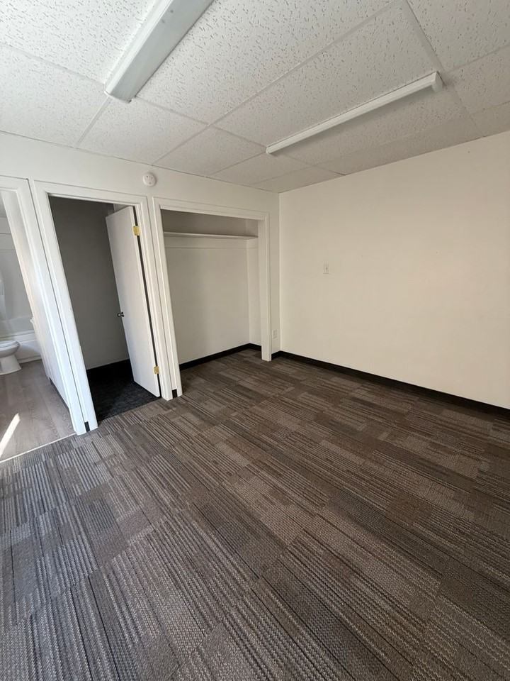 Price Main Street Triplex - Photo 6 of 26