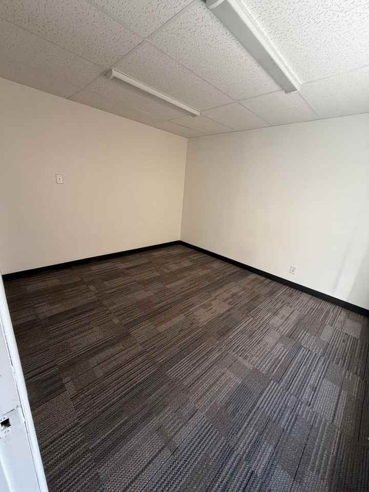 Price Main Street Triplex - Photo 7 of 26